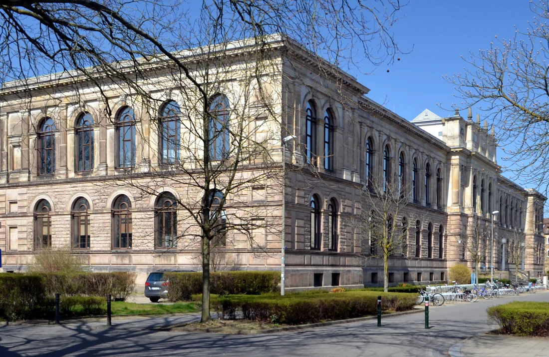 TU Braunschweig ana binası